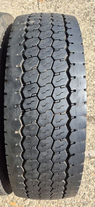 2 anvelope camion directie Pirelli 235/75/17,5;dot 2022.Pretul este pe bucata.