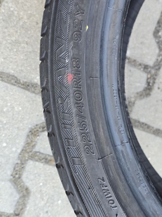 225 40 18 Bridgestone