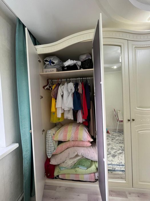 Продам шкаф 4х дверн, комод, 2 тумбы