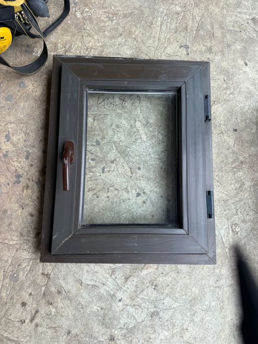 Окно пластиковое б/у 81*81