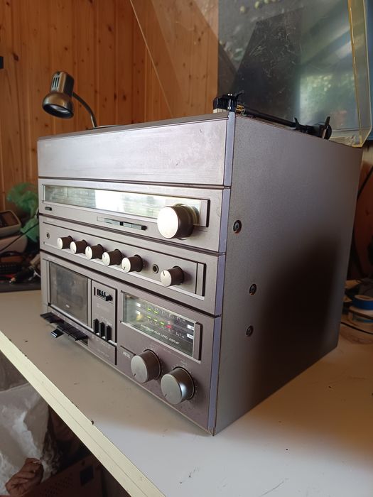 Sistem audio SHARP.