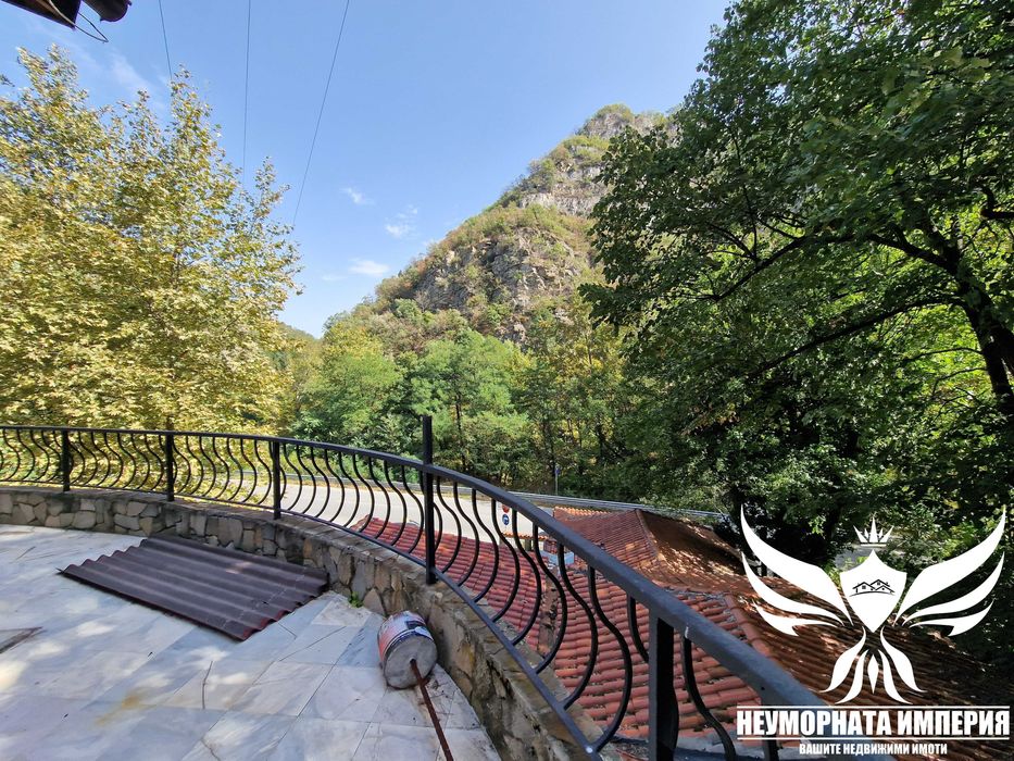 Продавам ресторант, кафе и хотел в гр.Асеновград, Луковица