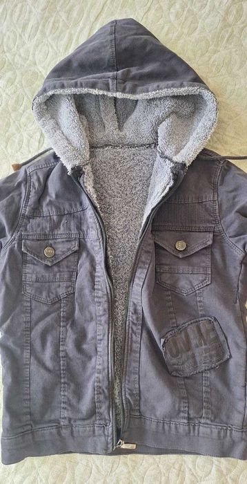 Куртка джинсовка с утеплением на 7-8 лет.