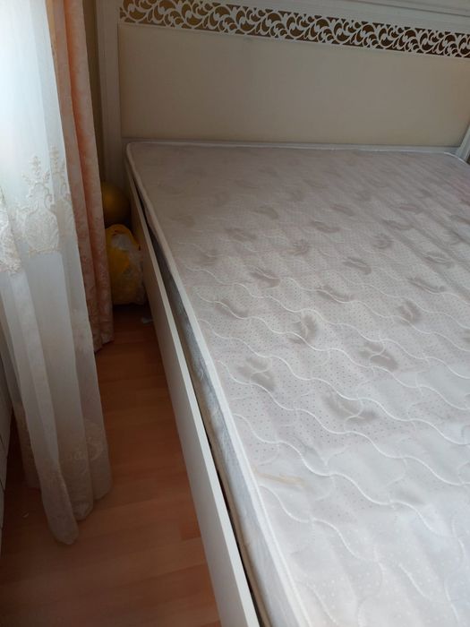 Двухспальная кровать