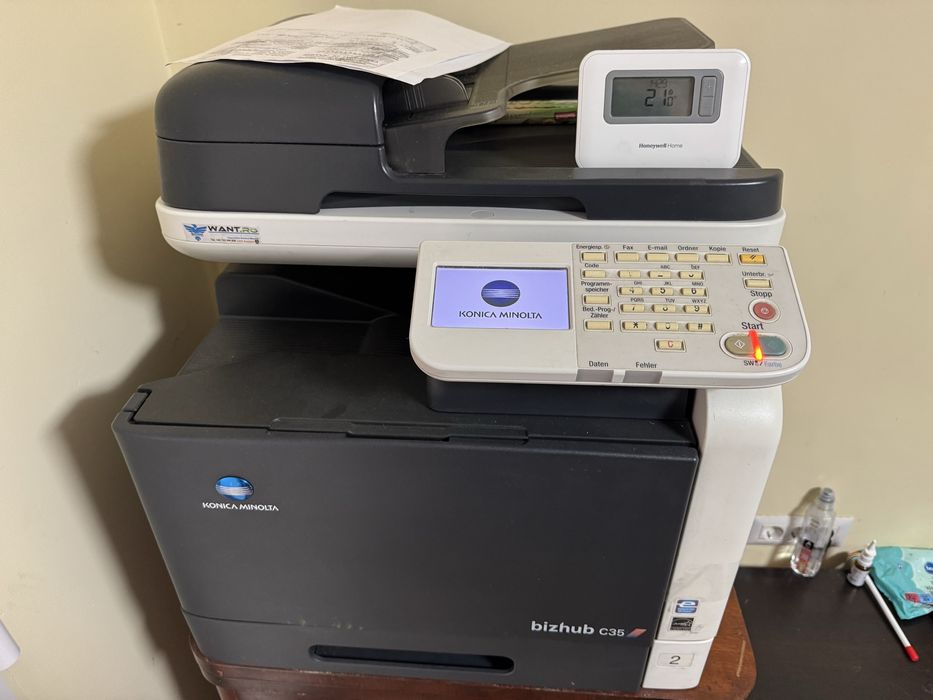 Imprimanta laser color Konica Minolta C35 functionala, cartuse= 350ron