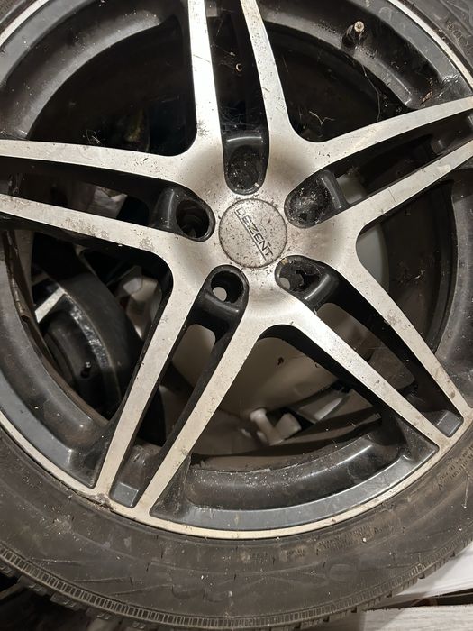 Гуми и джанти оргинални за Ягуаар и Форд 18 цола