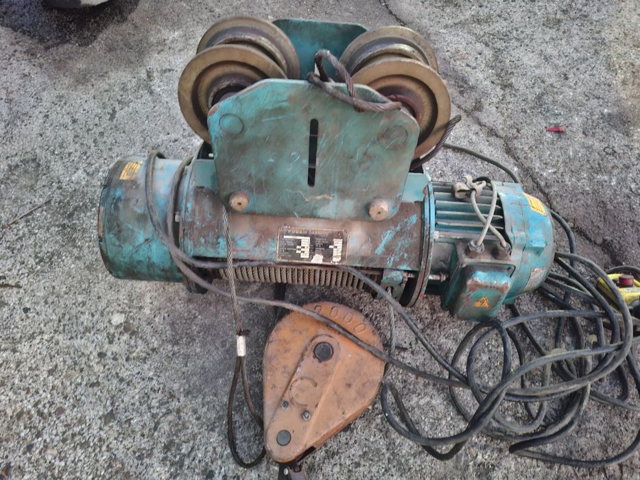 Български ТЕЛФЕР 2т 12метра като нов