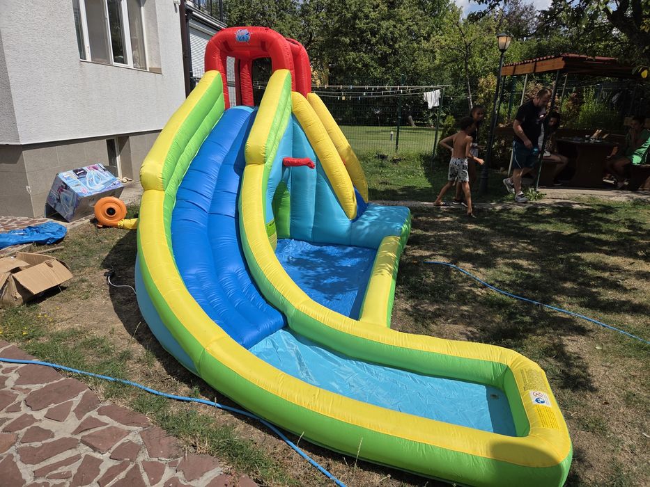 Детска надоваема водна пързалка