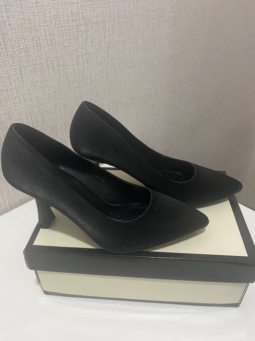 Продам женский туфли