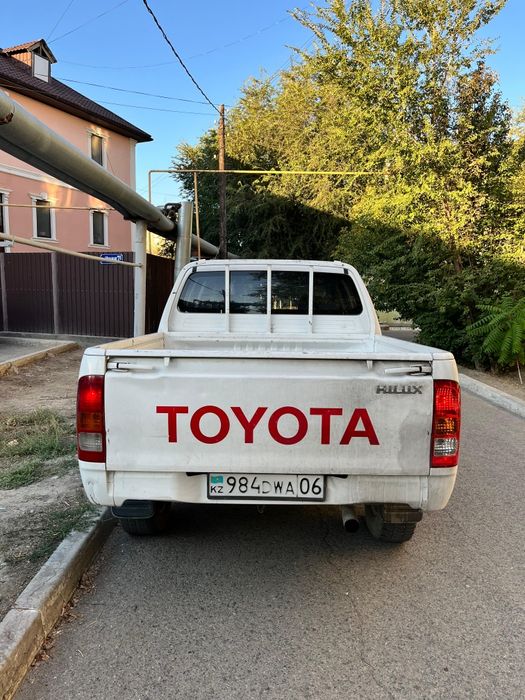 Тойота пикап Хайлюкс