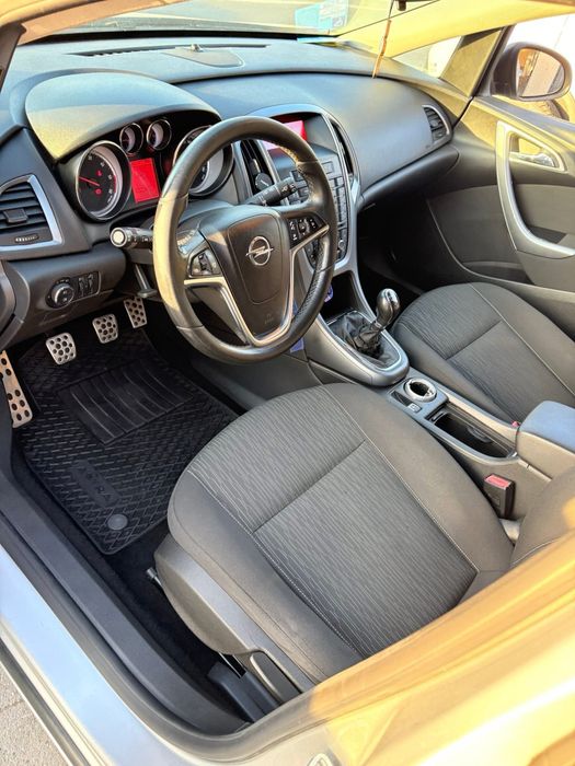 Opel astra j 2013