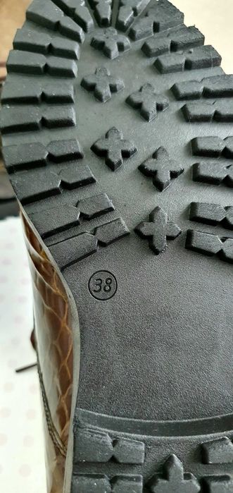 Pantofi de damă din piele naturală (aspect șarpe), mărimea 38 - NOI