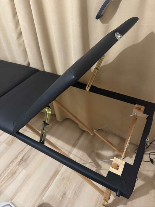 Кушетка, лампа и количка за козметични процедури