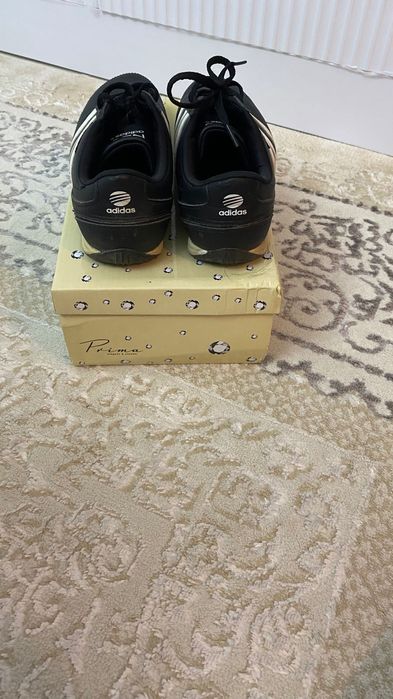 Кроссовки adidas