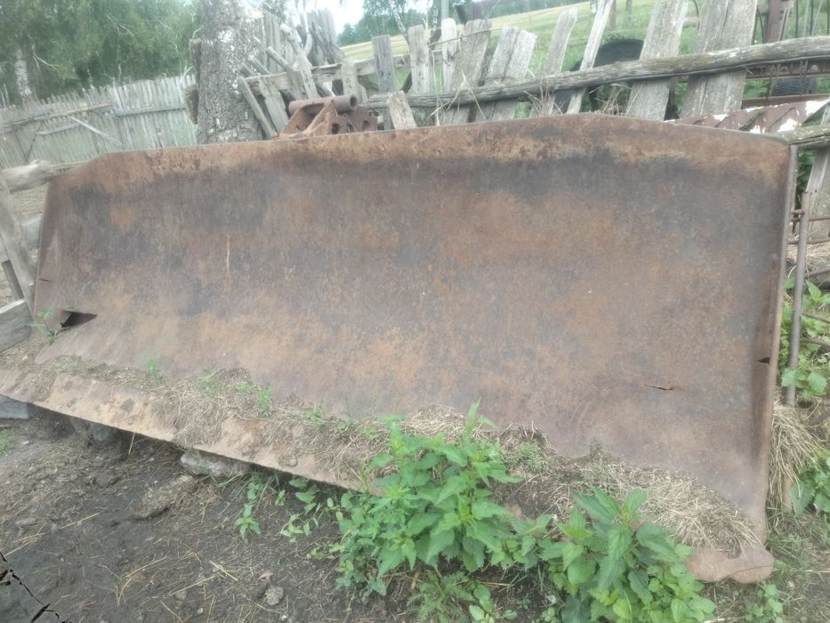 Продам отвал на К-700