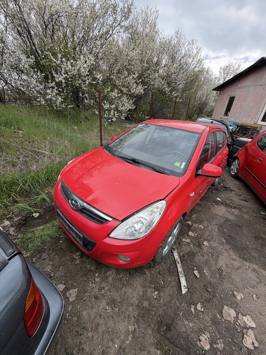 Hyundai i20 1.4i на части