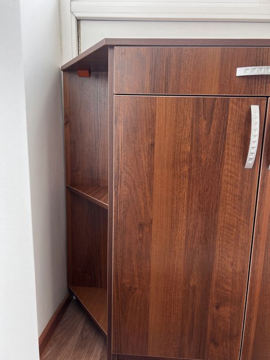 Продаю тумбу-обувницу