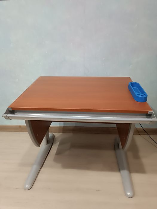 Продам растущую парту+стул