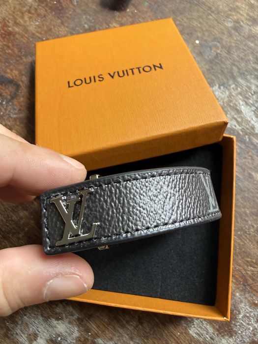 Louis Vuitton гривна