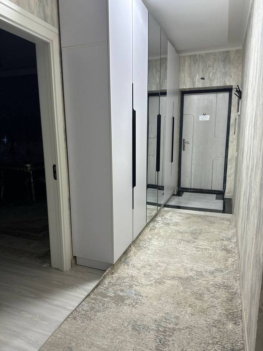 Bekbaraka uylarida 2 xonali 69 kv/m uy sotiladi