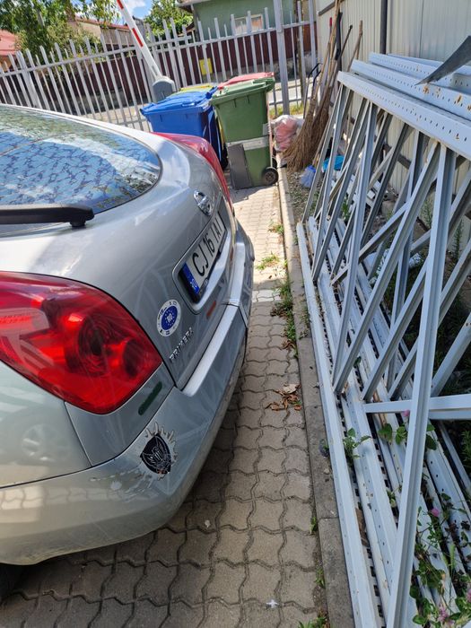 Vand pentru rabla Nissan primera p12 1,6 benzina, an 2003nzina, an 2003.