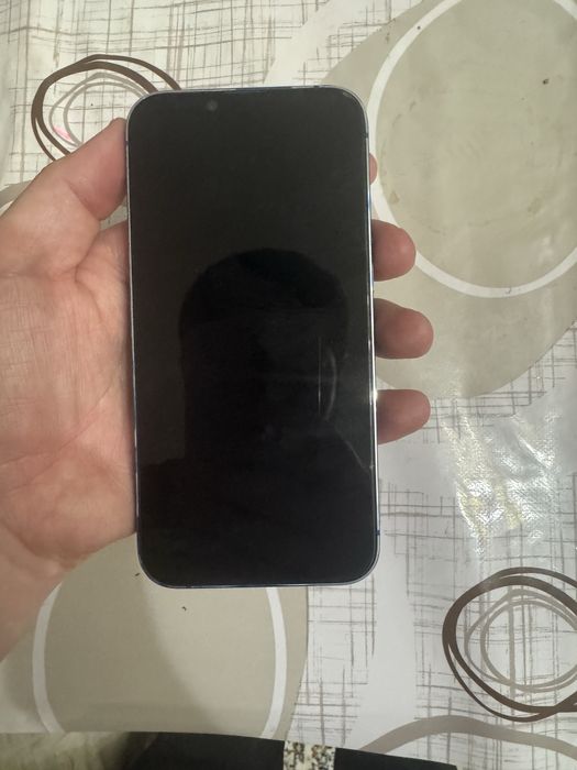 Продается Iphone 13 в хорошем состояние