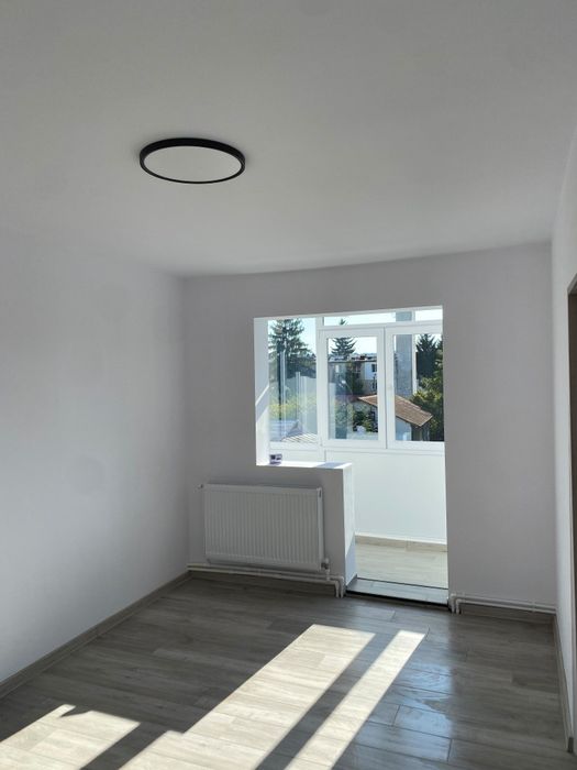 Apartament 3 camere- Câmpina,zonă centrală,renovat comple,et. 2/4