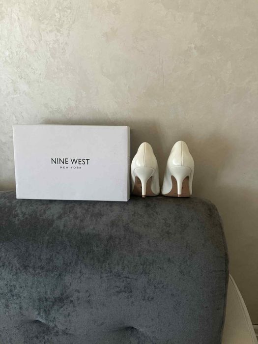 Дамски обувки цвят Шампанско