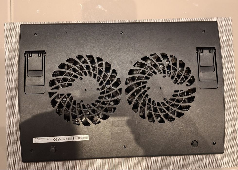 Продавам охладител за лаптоп deep cool