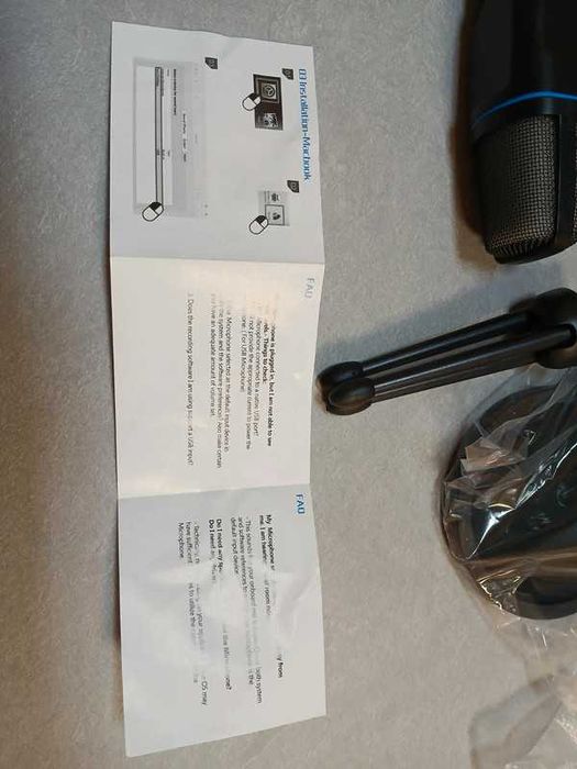 Microfon RGB Condensator pentru Podcast Studio - Transport Gratuit