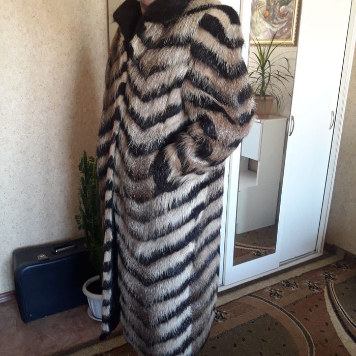 Продам шубу из нутрии