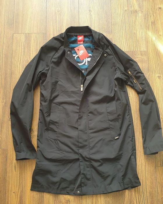 Страхотно мъжко яке тренч NIКЕ Е.С. размер S,
ново с етикет, размери 5