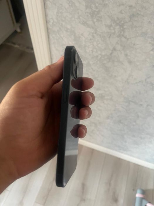обменяю iPhone 13 на 128 ГБ. На вариант выше