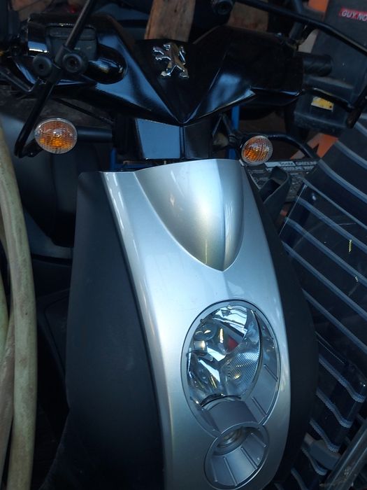 Скутер пежо цената е в евро