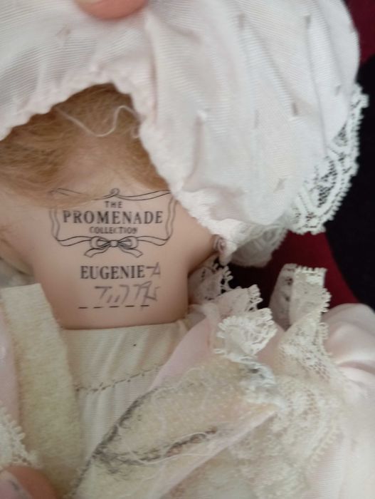 Немска порцеланова кукла