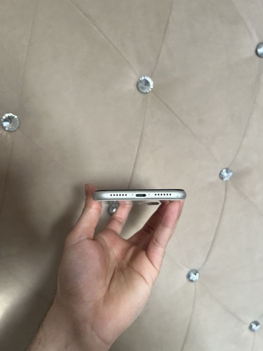 Продам IPhone 11 128gb