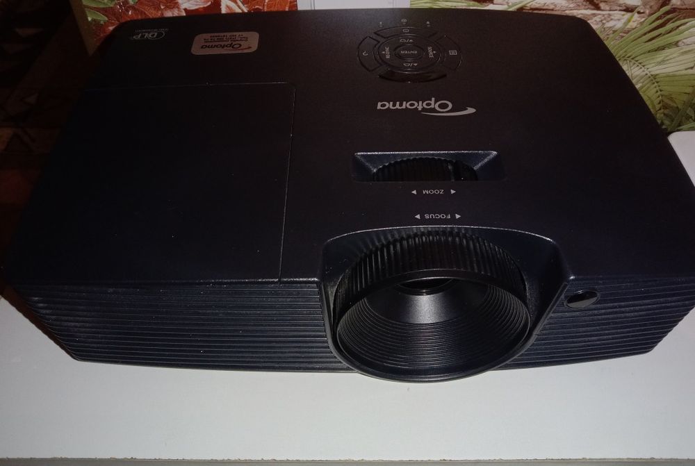 Продам Проектор Optoma