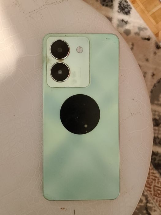 Vivo Y27S телефон