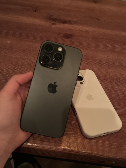 Iphone 16 pro б/у