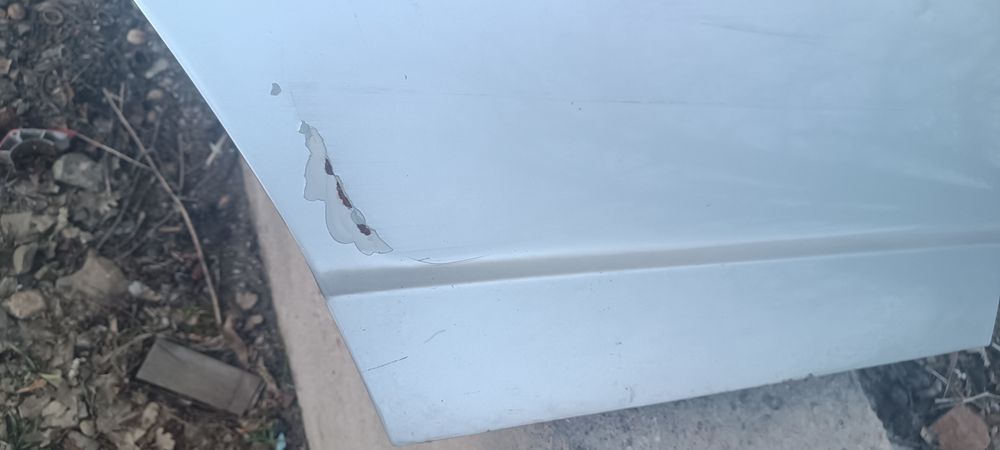 Продается дверь от приоры хэтчбек