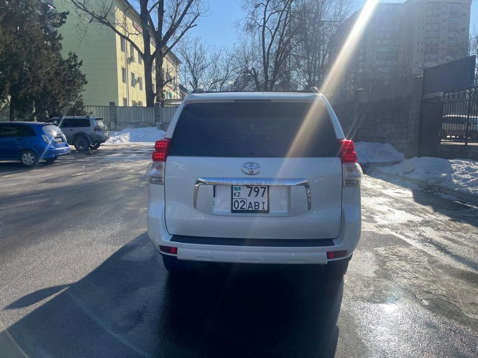 Продается автомобиль Тойота прадо-150.