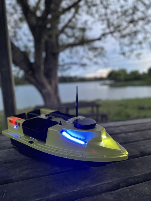 Лодка за захранка D20/D19 с GPS с 99 точки