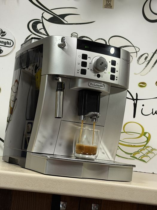 Кафемашина кафе автомат delonghi magnifica S с гаранция