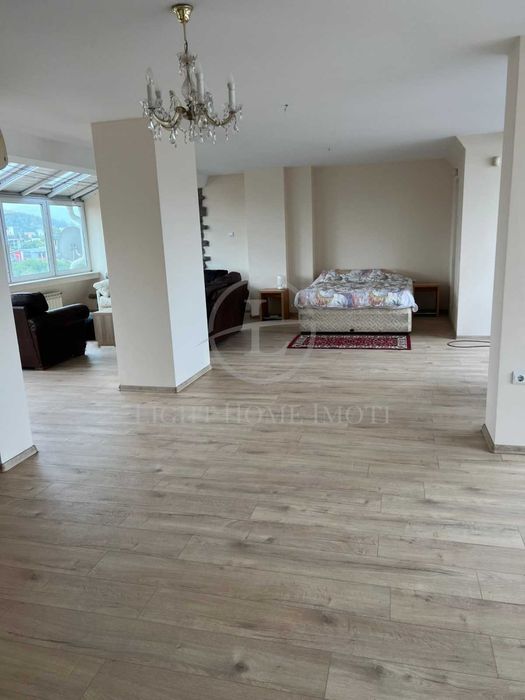 Продава се Тристаен апартамент в Пловдив, Кършияка - 220 кв.м за 2037 €/кв.м - Снимка #1