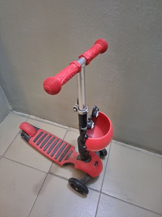Детский самокат на 2-5 лет