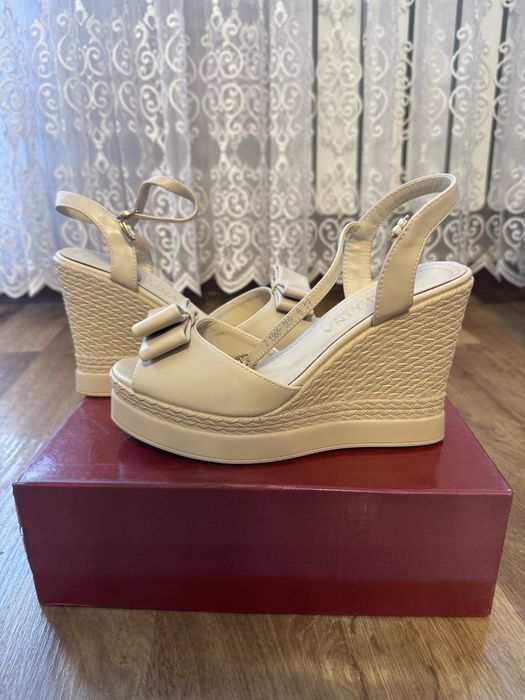 Босоножки летние