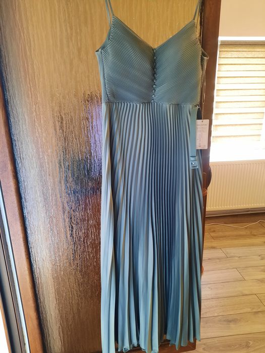 Rochie elegantă nouă ,mărimea 42