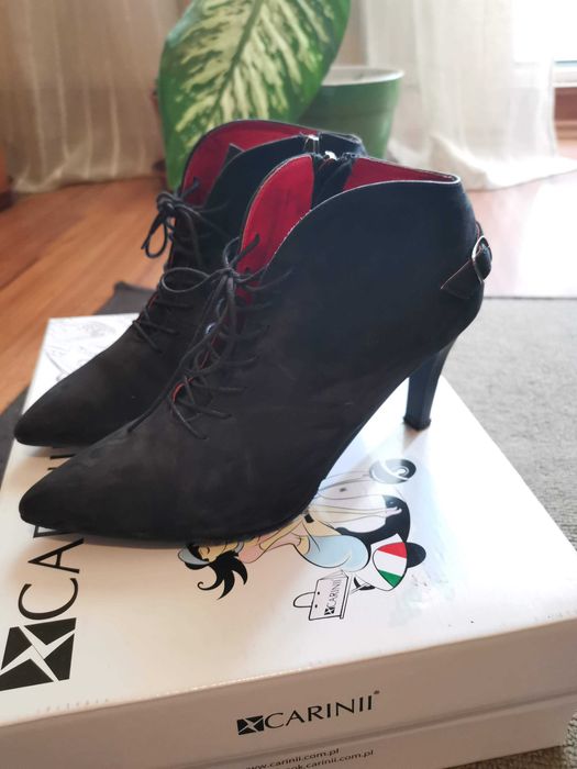 Botine negre  Carini