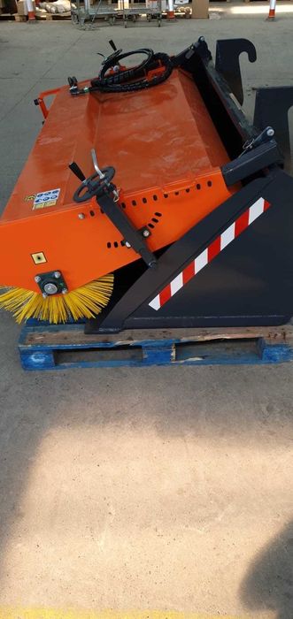 Matura stradala, maturatoare, perie pt buldoexcavator, tractor, Bobcat