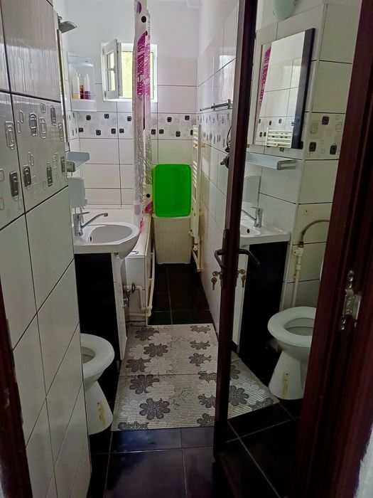 Închiriez apartament cu 2 camere